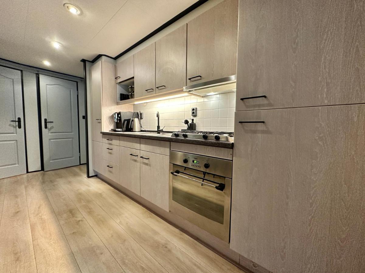 Gezellig Chalet Met 2 Slaapkamers Aan Bosrand Erm ภายนอก รูปภาพ